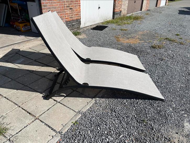 2 ligbedden + 2 kussens te koop moet zsm weg!, Tuin en Terras, Ligbedden, Zo goed als nieuw, Ophalen