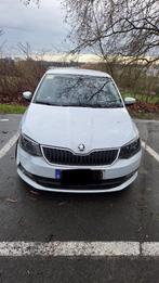 Skoda FABIA 2017 54.000 km beschadigd, Auto's, Stof, Wit, Bedrijf, Parkeersensor