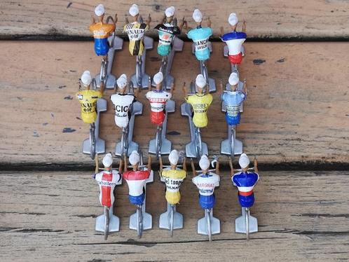 15 miniatuurwielrennertjes (plastic) RETRO teams VERKOCHT  !, Antiek en Kunst, Antiek | Speelgoed, Verzenden