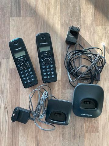 2 téléphones fixes Panasonic  beschikbaar voor biedingen