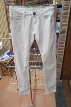 Broek wit Desigual slim fit tekst geborduurd mt 28 (mt 36), Wit, Ophalen of Verzenden, Zo goed als nieuw, Lang