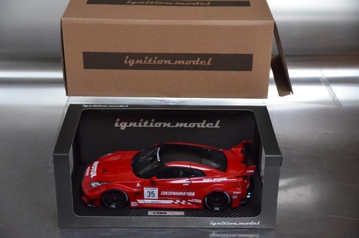1/18 Nissan GT-R (R35) LB-Silhouette Works Ignition, Hobby en Vrije tijd, Modelauto's | 1:18, Zo goed als nieuw, Auto, Overige merken