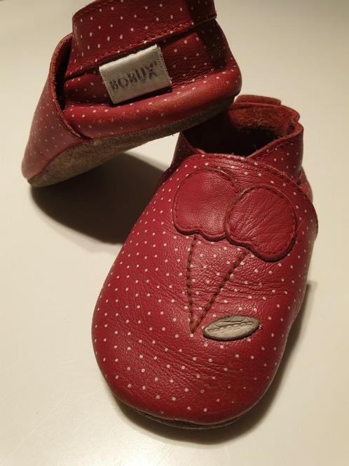 Bobux baby slofjes leder cherry dots maat S soft soles, Kinderen en Baby's, Babykleding | Schoentjes en Sokjes, Gebruikt, Slofjes