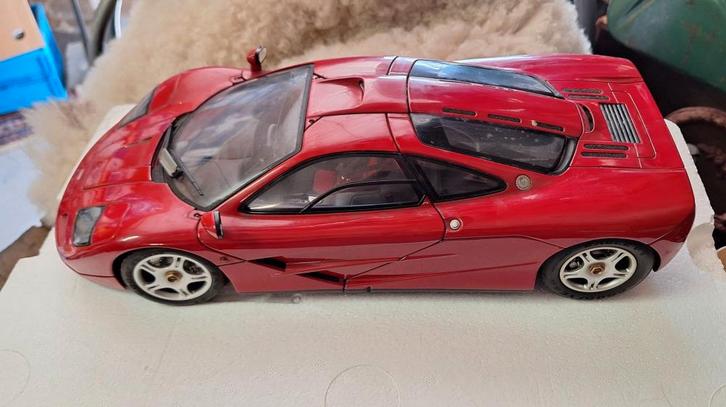 McLaren F1 Roadcar rood 1993 Minichamps 1:12, Hobby & Loisirs créatifs, Voitures miniatures | 1:5 à 1:12, Comme neuf, Voiture