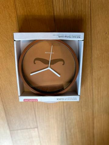 Wandklok Monsieur Clock Kikkerland beschikbaar voor biedingen