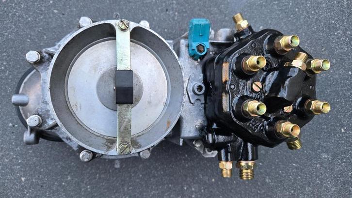 BOSCH K-jetronic spinnekop 0438120032 0438100011, Auto-onderdelen, Brandstofsystemen, Mercedes-Benz, Gebruikt, Ophalen of Verzenden