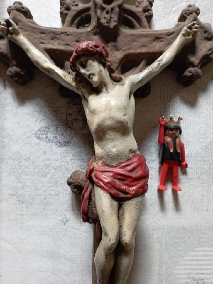 642) Oud kruisbeeld ( brengt veel geluk ), Antiek en Kunst, Antiek | Religieuze voorwerpen, Ophalen of Verzenden