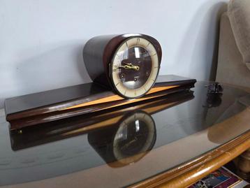 Horloge de table, Enlèvement