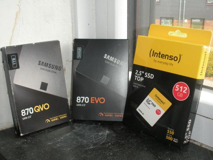 SAMSUNG / Intenso Disc SSD SATA 2,5" Interne 1T-500GB-512GB, Computers en Software, Harde schijven, Zo goed als nieuw, Laptop