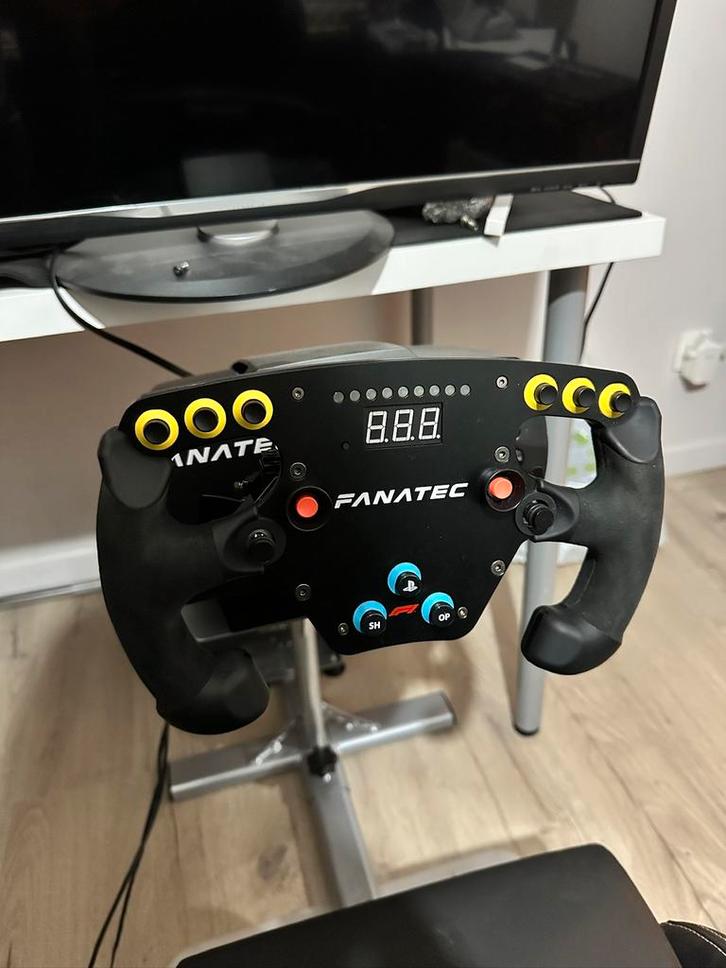 Playseat evolution + Fanatec CSL Elite pack, Games en Spelcomputers, Spelcomputers | Sony Consoles | Accessoires, Zo goed als nieuw