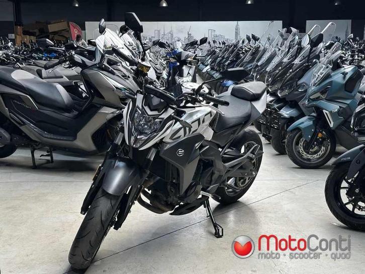 CF Moto NK 400 2020 [3859 km], Motoren, Motoren | Yamaha, Bedrijf, Scooter, 12 t/m 35 kW, 2 cilinders, Ophalen of Verzenden