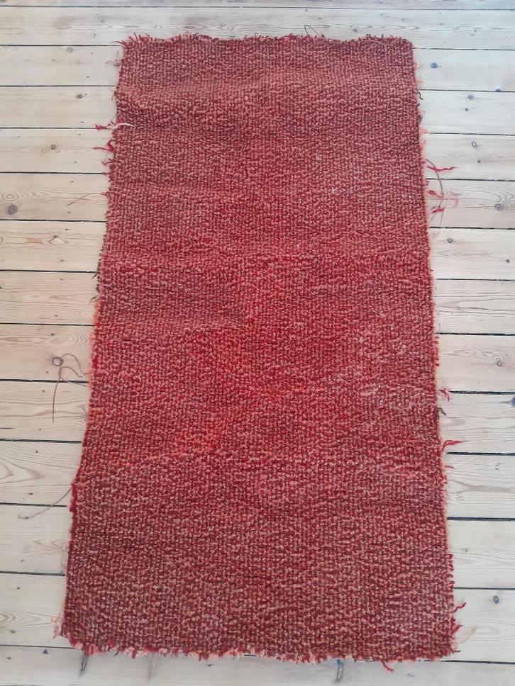 Rood handgemaakt tapijt, Tuin en Terras, Deurmatten, Gebruikt, Overige materialen, Droogloopmat, Binnen, Ophalen of Verzenden