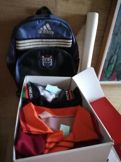 VOETBAL-SHIRTS EN -ACCESOIRES KINDEREN/VOLWASSENEN, Sport en Fitness, Voetbal, Gebruikt, Overige typen, Ophalen of Verzenden