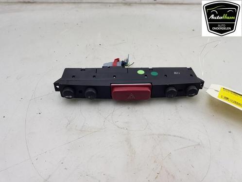 ALARMLICHTEN SCHAKELAAR Alfa Romeo 147 (937) (735266925), Auto-onderdelen, Dashboard en Schakelaars, Alfa Romeo, Gebruikt
