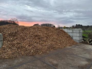 Hakselhout, boomschors beschikbaar voor biedingen
