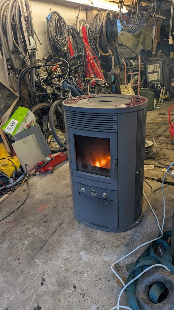 Pelletkachel van het merk EdilKamin model Iris, Huis en Inrichting, Kachels, Gebruikt, Vrijstaand, Pelletkachel, Overige brandstoffen