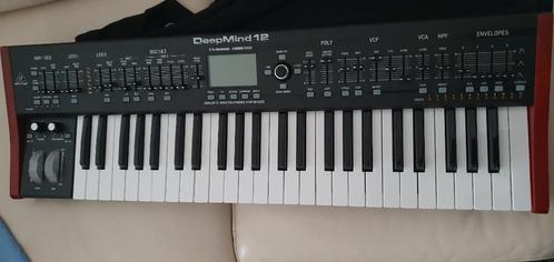 behringer deepmind 12 met Roland dust cover, Musique & Instruments, Équipement Midi, Comme neuf, Enlèvement