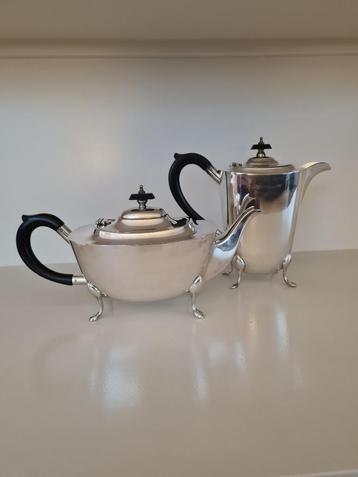 Verzilverde Koffie- en theepot beschikbaar voor biedingen