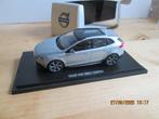 Motorart Volvo v 40 Cross Country silber 1:43, Enlèvement ou Envoi, Comme neuf, Voiture, Autres marques
