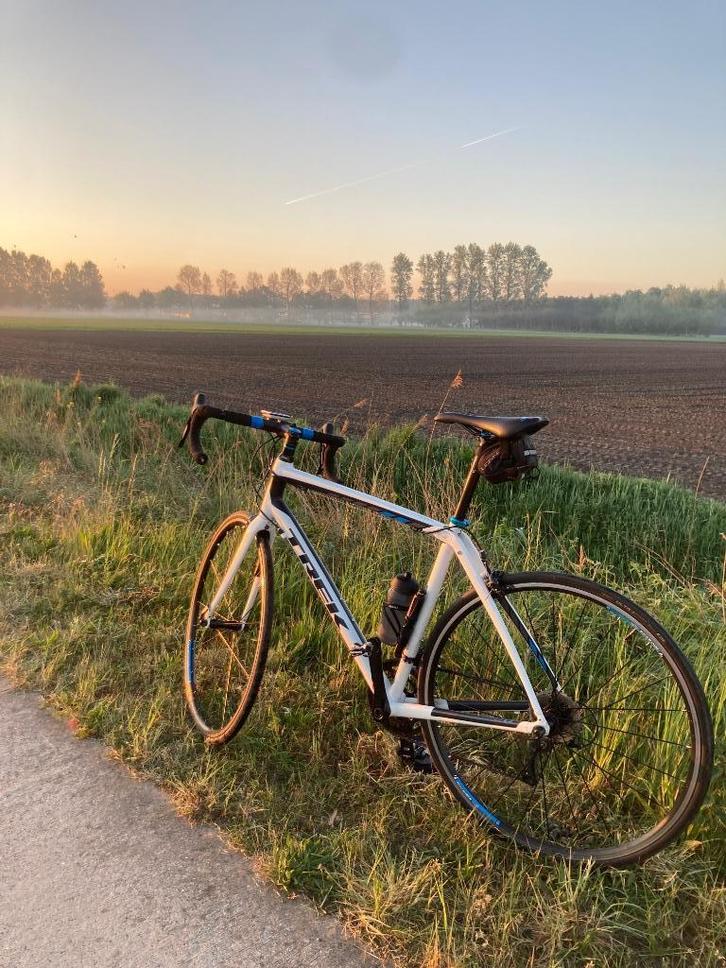 Trek Domane 2.3 met fietscomputer, Sport en Fitness, Wielrennen, Gebruikt, Ophalen