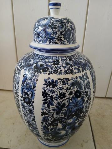 Vase et couvercle anciens belges bleus de Delft | Delfia disponible aux enchères