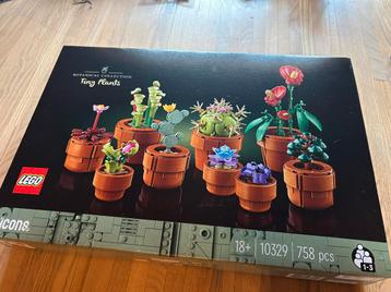 LEGO ICONS 10329 nieuw in gesloten doos beschikbaar voor biedingen