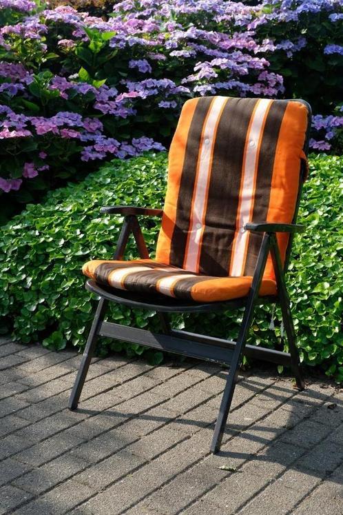 4 bruine ligstoelen met bijhorende kussens, Tuin en Terras, Tuinstoelen, Gebruikt, Kunststof, Inklapbaar, Verstelbaar, Ophalen