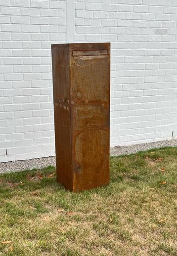 Vrijstaande brievenbus, Kato, Archi-Cube, kortenstaal beschikbaar voor biedingen