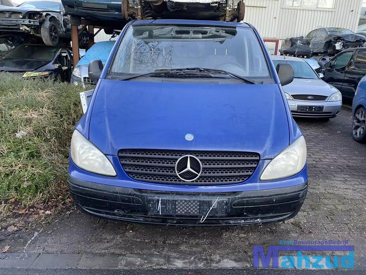 MERCEDES VITO W639 BLAUW voorbumper 2003-2011, Auto-onderdelen, Carrosserie, Bumper, Mercedes-Benz, Voor, Gebruikt