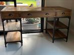 Houten Bureau met metalen onderstel 150x66x81cm (lxbxh), Huis en Inrichting, Bureaus, Ophalen, Zo goed als nieuw