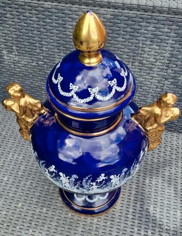 Vase italien en céramique bleue avec dorures