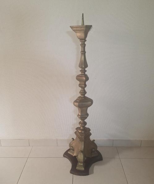 Loodzware GESIGNEERDE kerk kandelaar in koper, Antiek en Kunst, Antiek | Religieuze voorwerpen, Ophalen