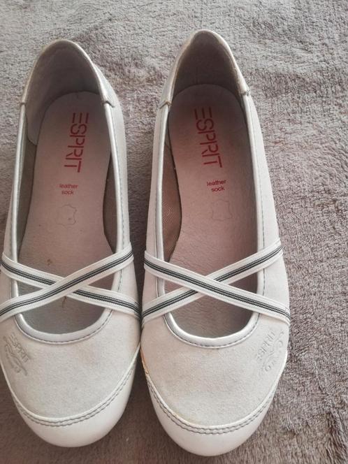 Als nieuw dames schoenen merk Esprit maat 39 nu 15€, Kleding | Dames, Schoenen, Zo goed als nieuw, Ophalen