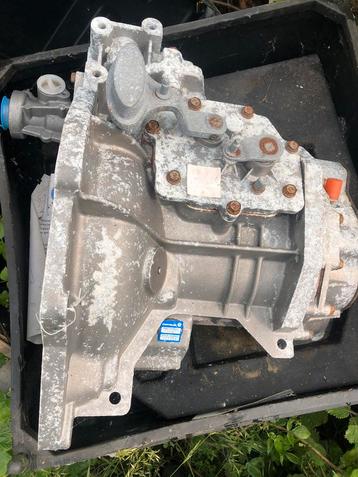 Transmissie vernellingsbak boite chrysler voyager 2.5 cdr beschikbaar voor biedingen