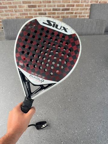 Siux Diablo Revolution Pro 3 Sanyo Gutierrez beschikbaar voor biedingen