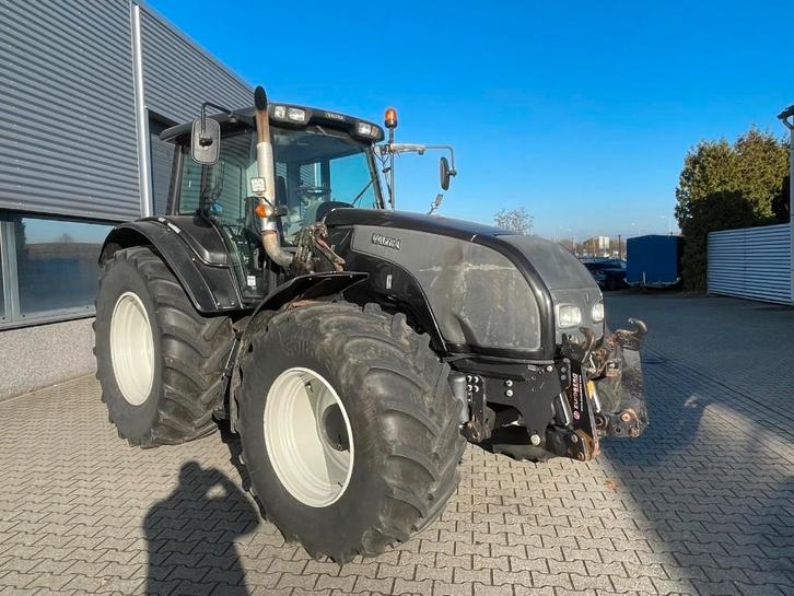 Valtra T151 tractor, Zakelijke goederen, Landbouw | Tractoren, meer dan 10000, Overige merken, 120 tot 160 Pk, Gebruikt, Ophalen