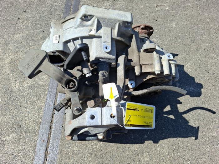 Versnellingsbak van een Volkswagen Caddy, Auto-onderdelen, Transmissie en Toebehoren, Volkswagen, Gebruikt, 3 maanden garantie