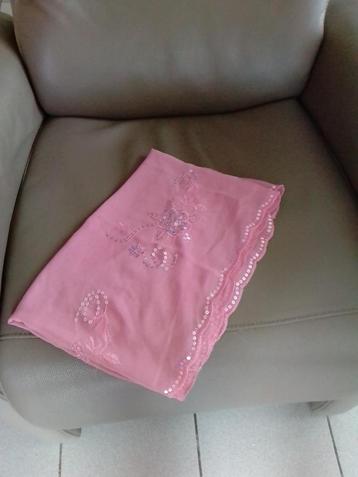 Sjaal - 160 cm - roze beschikbaar voor biedingen