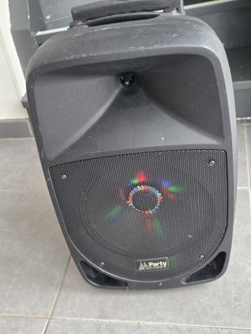 Party Speaker – Draagbaar & Bluetooth beschikbaar voor biedingen