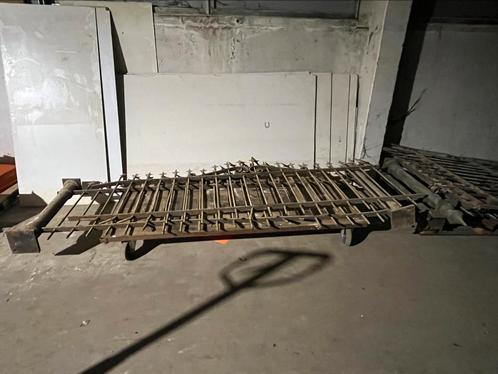 Antieke smeedijzeren poorten — poort of decoratie, Tuin en Terras, Tuinhekken en Hekwerk, IJzer, Ophalen