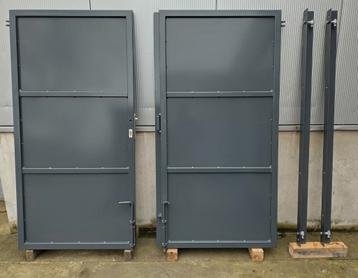 Dubbele draaipoort RAL7016 beschikbaar voor biedingen