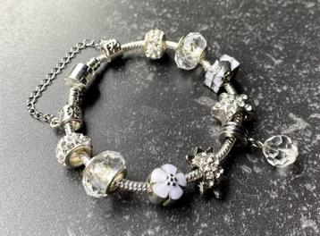 Knappe armband met strass, NIEUW beschikbaar voor biedingen
