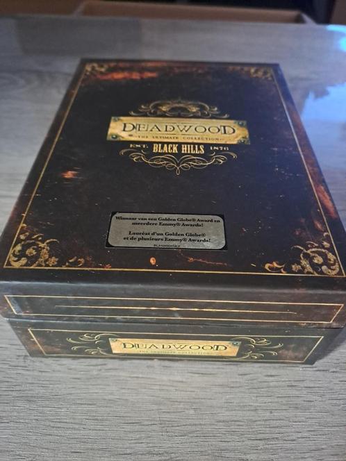 Deadwood Complete collectie, CD & DVD, DVD | TV & Séries télévisées, Comme neuf, Coffret, Enlèvement ou Envoi