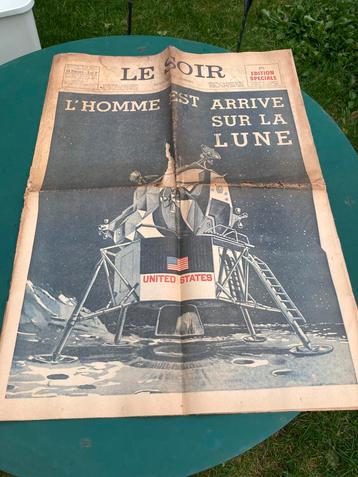 Krant Le Soir landing op de maan / eddy merckx beschikbaar voor biedingen