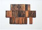 alphabet en lettres d'imprimerie en bois, Antiquités & Art, Enlèvement ou Envoi