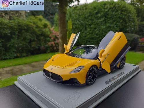 BBR 1/18 Maserati MC20 Giallo diecast met voet en display, Hobby en Vrije tijd, Modelauto's | 1:18, Nieuw, Ophalen of Verzenden