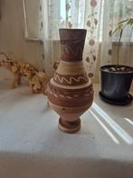 Vintage decoratieve aardewerk vaas in prima staat, Antiek en Kunst, Antiek | Vazen, Ophalen of Verzenden