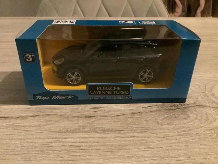 Voiture miniature Porsche Cayenne turbo (neuve) (échelle 1/3, Hobby & Loisirs créatifs, Voitures miniatures | 1:32, Neuf, Voiture
