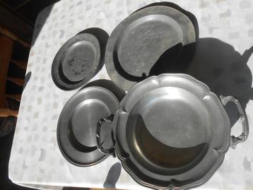Tin schotels beschikbaar voor biedingen