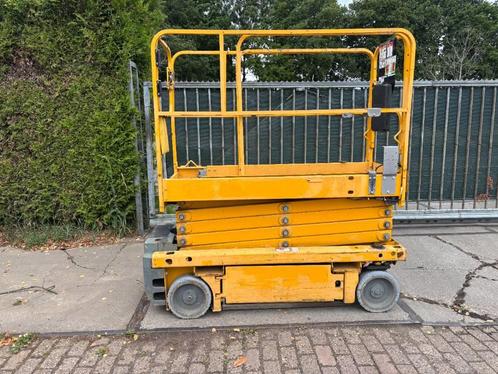 Haulotte Optimum 8AC 8m schaar hoogwerker (bj 2016), Zakelijke goederen, Machines en Bouw | Liften, Steigers en Ladders